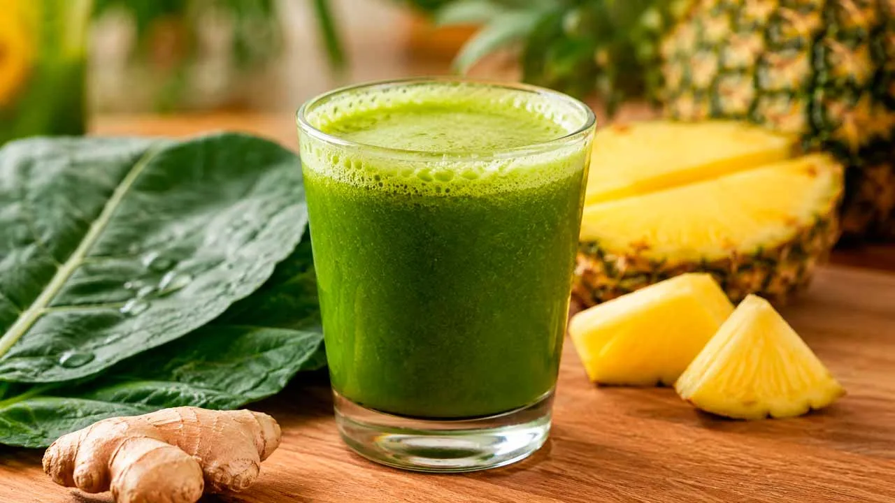 Suco Detox de Couve com Abacaxi