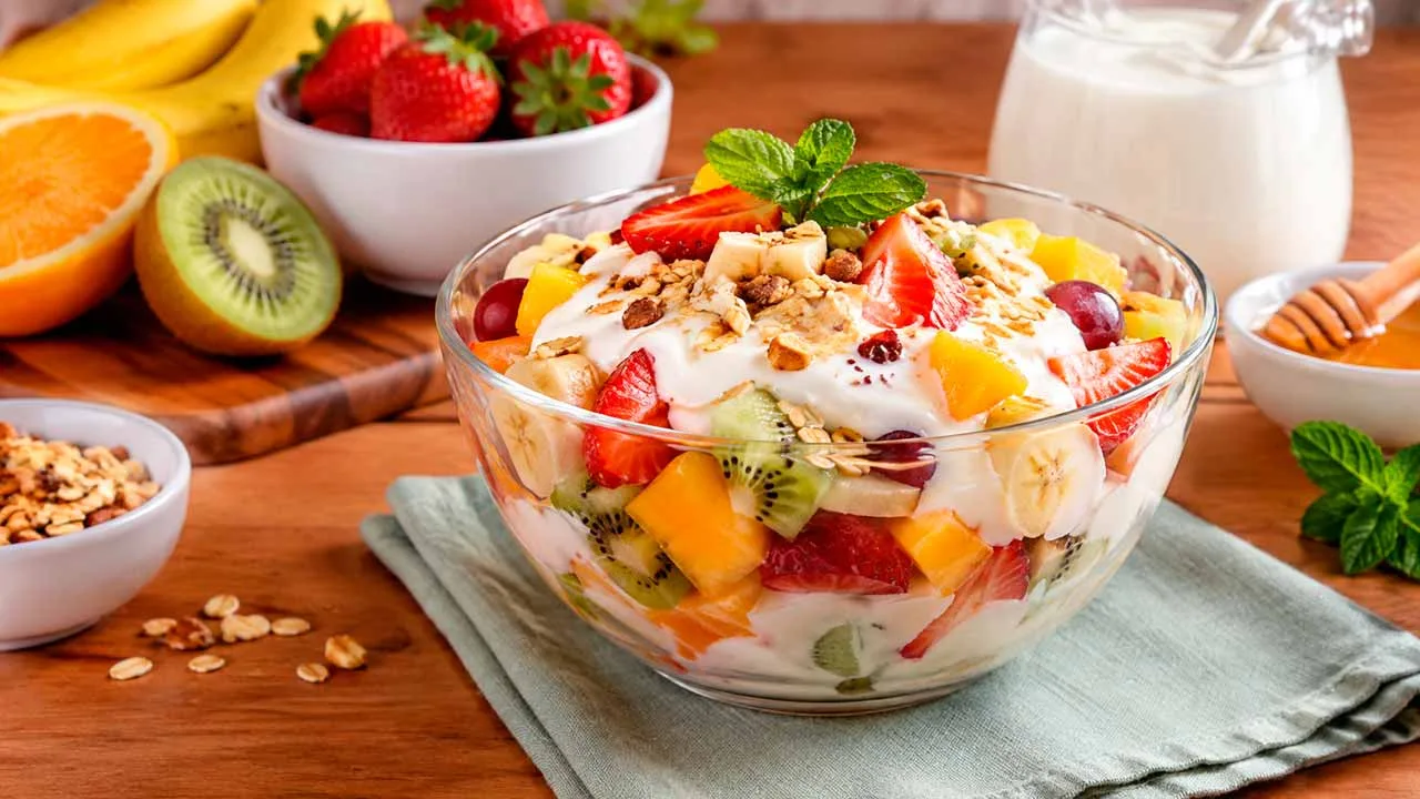 Salada de Frutas com Iogurte Natural