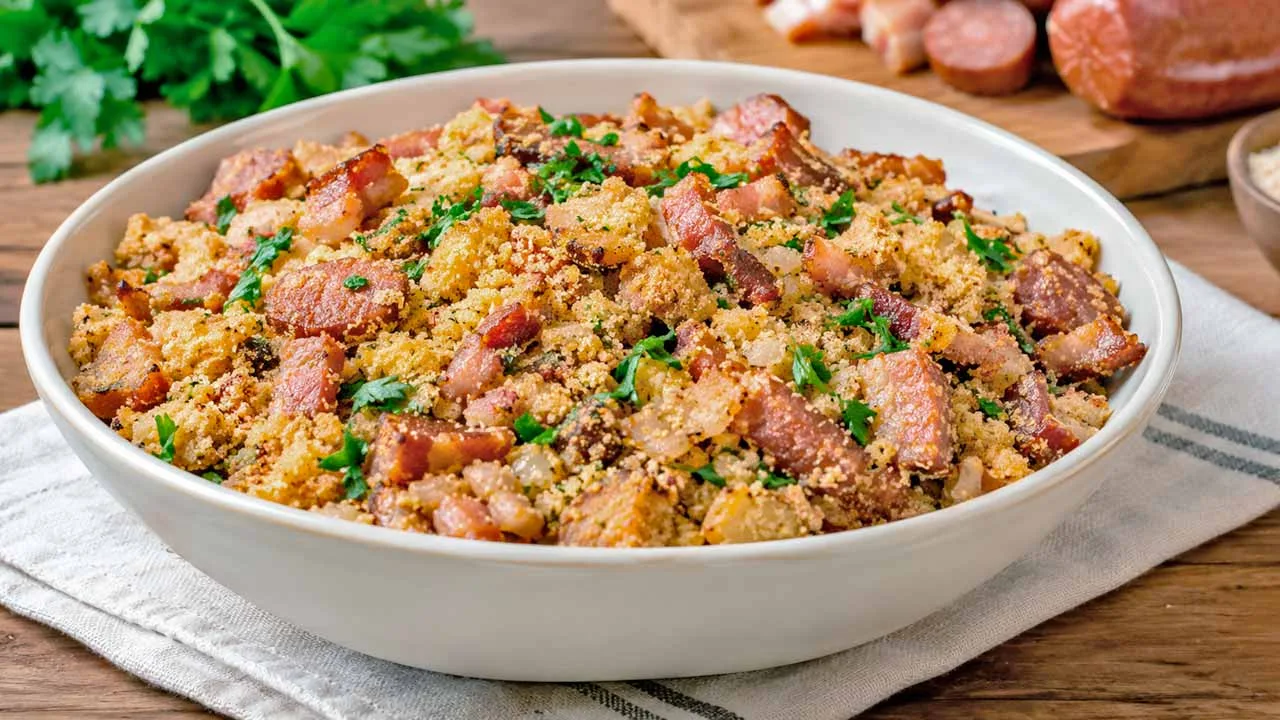 Farofa de Bacon e Calabresa