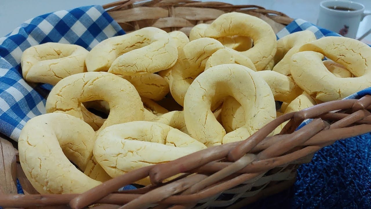 BISCOITO DE POLVILHO ASSADO COM FARINHA DE MILHO | BOLO DE RODA ...